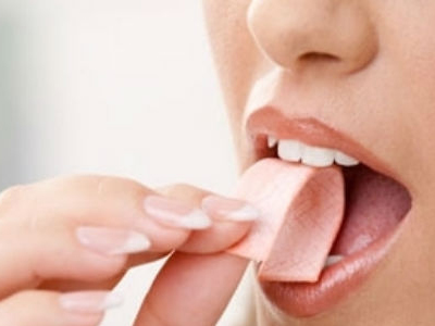 Η τσίχλα «σύμμαχος» της σιλουέτας!