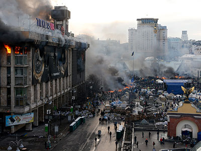 O Γιανουκόβιτς καθαιρεί τον Αρχηγό των Ενόπλων Δυνάμεων