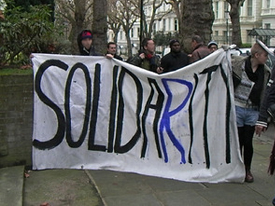 Διαδήλωση του USB στην ελληνική πρεσβεία της Ρώμης