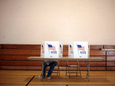 ΗΠΑ: Άνοιξαν τα πρώτα εκλογικά τμήματα για τις ενδιάμεσες εκλογές