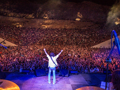 Βασίλης Παπακωνσταντίνου: «40 χρόνια έφηβος»