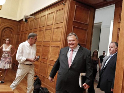 Σύσκεψη στο ΠΑΣΟΚ υπό την προεδρία Βενιζέλου