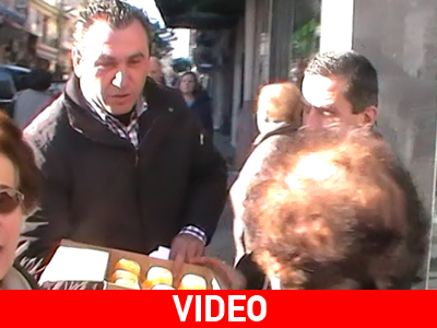 Βέροια: Αγρότες μοίρασαν κομπόστες στο κέντρο της πόλης