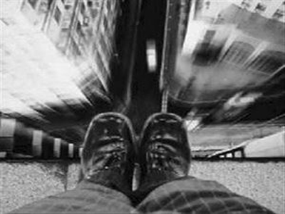 Ηράκλειο: Δικηγόρος βούτηξε στο κενό