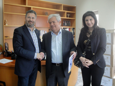 Δωρεά βιβλίων για τη Δημοτική Βιβλιοθήκη Μαλεβιζίου