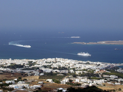 Στην Πάρο και τη Νάξο στη βίλα μου θα αράξω