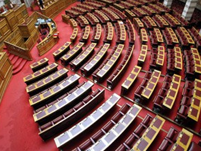 «Ψαλίδι» στις βουλευτικές συντάξεις