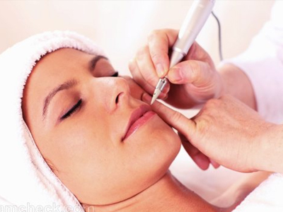 Μόνιμο τατουάζ και μακιγιάζ: Ποιοι είναι οι κίνδυνοι Μόνιμο τατουάζ και μακιγιάζ: Ποιοι είναι οι κίνδυνοι