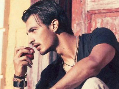 «Δεν μου αρέσουν οι ταμπέλες στο τραγούδι»