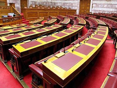 «Μαύρο ρίχνετε και στη φωνή μας»