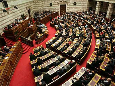 Νομοθετική ρύθμιση για αναστολή χρηματοδότησης κομμάτων