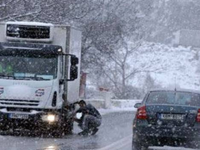 Σφοδρή χιονόπτωση στο Πήλιο