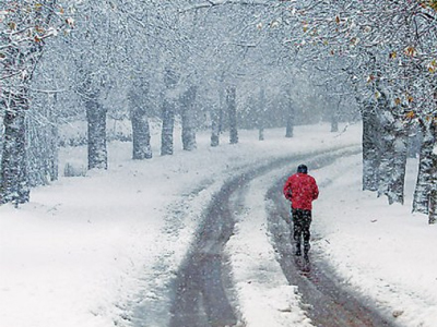 Χιονίζει στη Βοσνία – Στο σκοτάδι πολλά χωριά