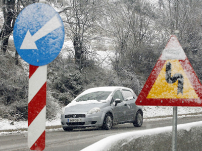 Χιονίζει στη Δυτική Μακεδονία