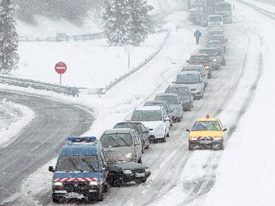 Παρέλυσαν οι συγκοινωνίες στις σκανδιναβικές χώρες λόγω της κακοκαιρίας