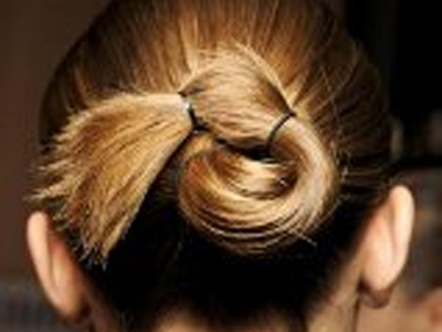 Πρωτότυπο χτένισμα για το φθινόπωρο