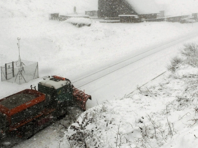 Απεγκλωβίστηκαν οδηγοί και επιβάτες στη Ζαχλωρού