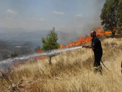 Φωτιά από κεραυνό στη Χαλκιδική
