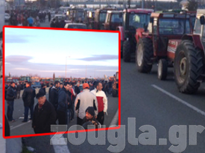 Ενισχύονται τα μπλόκα των αγροτών Ενισχύονται τα μπλόκα των αγροτών