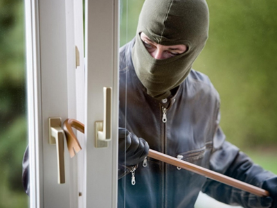 Διέρρηξαν διαμέρισμα στα Ζαρουχλέικα