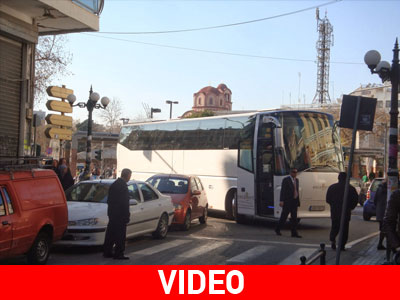 «Ίδρωσε» οδηγός λεωφορείου για να διασχίσει το κέντρο της Ξάνθης