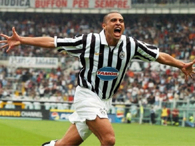 «Κρεμάει» τα παπούτσια του  ο Τρεζεγκέ