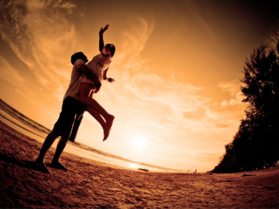 Φιλιππίνες: Ερωτευτείτε αλλά μην πέσετε στη θάλασσα!