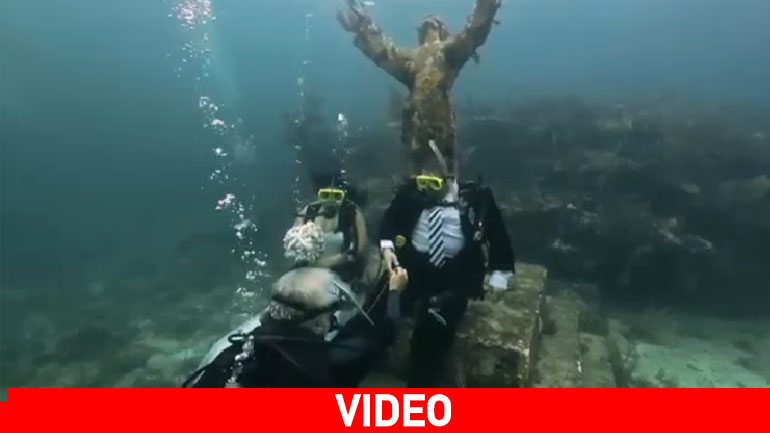 Ένας πρωτότυπος υποβρύχιος γάμος στο Μαϊάμι