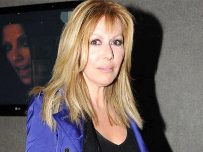 Αποκλειστικό: Η Λίζα Δουκακάρου ξενυχτάει με την παρέα της μέχρι πρωίας!