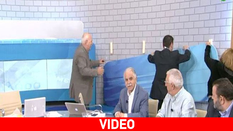 Κατέρρευσε το σκηνικό on air της εκπομπής – Η αντίδραση του Παπαδάκη