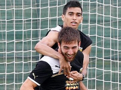 Ανοίγουν τα χαρτιά τους Καράμπελας, Λεοντάρντο