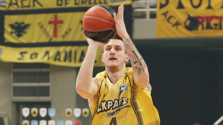 «Καλά κάνει κι έχει απαιτήσεις ο κόσμος»