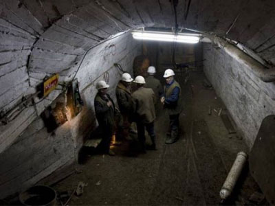 Βοσνία: 34 ανθρακωρύχοι είναι παγιδευμένοι σε βάθος 600 μέτρων Βοσνία: 34 ανθρακωρύχοι είναι παγιδευμένοι σε βάθος 600 μέτρων