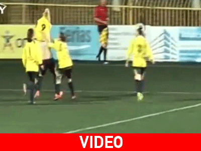 Παίκτρια του Άρη έβαλε γκολ και έβγαλε τη φανέλα!