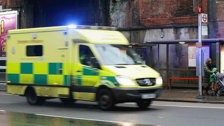 Νεαρός  επιτέθηκε σε νοσηλευτή που δεν τον άφησε να κάνει σεξ μέσα στο ασθενοφόρο