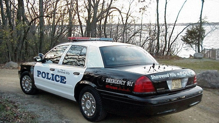 Παρίστανε τον αστυνομικό για να περνάει τα κόκκινα