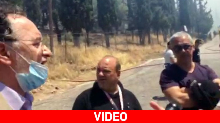 Επίθεση  κατοίκων του Καρέα στον Παναγιώτη Λαφαζάνη: «Βγάλε το σακάκι και βοήθα, αλλιώς φύγε»