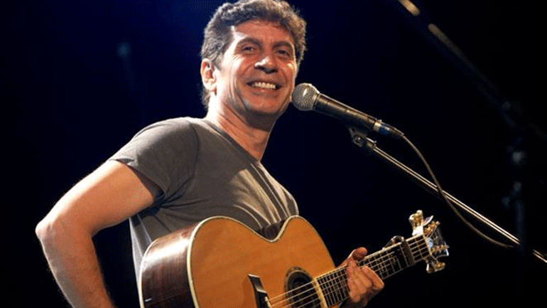 Σωκράτης Μάλαμας: Πώς έσωσε την κατάσταση και έκαναν Ανάσταση σε ενορία στα Τρίκαλα