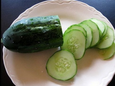 Οι τροφές που ενυδατώνουν το δέρμα