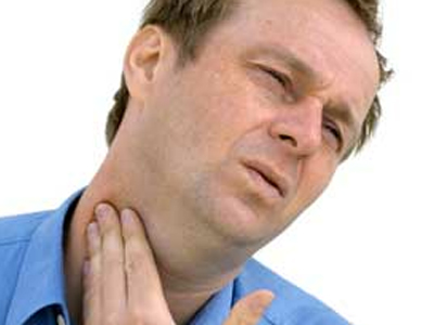 Η αμυγδαλίτιδα «κτυπά» και τους ενήλικες Η αμυγδαλίτιδα «κτυπά» και τους ενήλικες