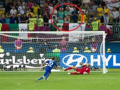 Γυμνός στο πέναλτι του Ντιαμάντι!