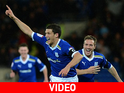 Σκόραρε πίσω από τη σέντρα!