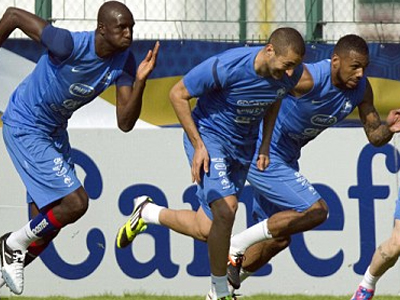 Τα βλέμματα σε Γαλλία και Σουηδία