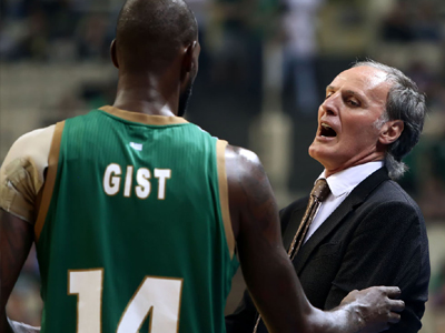 Δοκίμασε σχήματα και συστήματα ο Ιβάνοβιτς