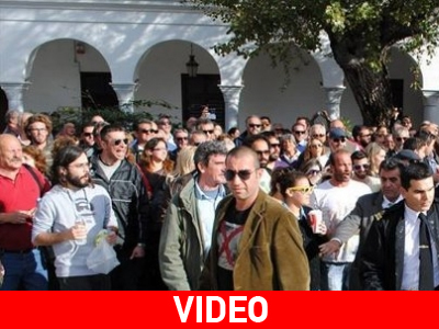 Αποδοκιμάστηκε ο Μητροπολίτης Σύρου