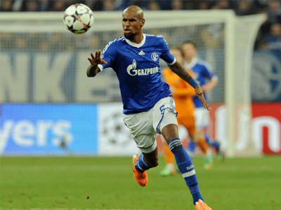 «Κλειδώνει» την άμυνα με Σαντάνα ο Ολυμπιακός