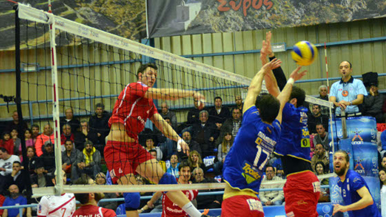 Βόλεϊ: Προβάδισμα ο Ολυμπιακός, 3-1 τον Φοίνικα στη Σύρο