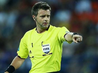 Ο Ριτσόλι σφυρίζει στο Ελλάδα-Ν. Φερόε