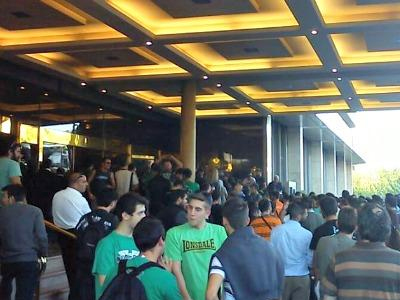 Με σκούπες στο ξενοδοχείο!