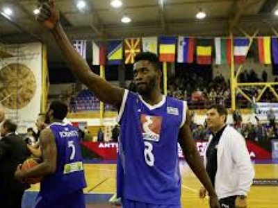 Ανακοίνωσε το «διαζύγιο» με τον Έρικ ο Πανελευσιναικός